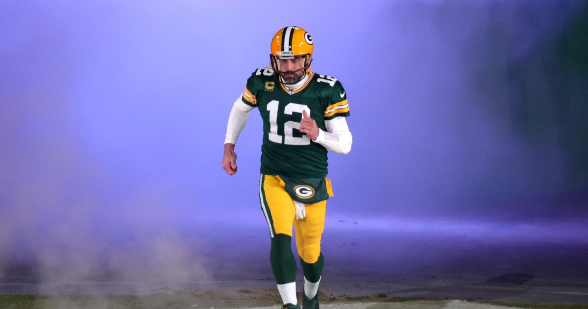 Aaron Rodgers spent 4 days isolated in complete darkness to 'figure out ...