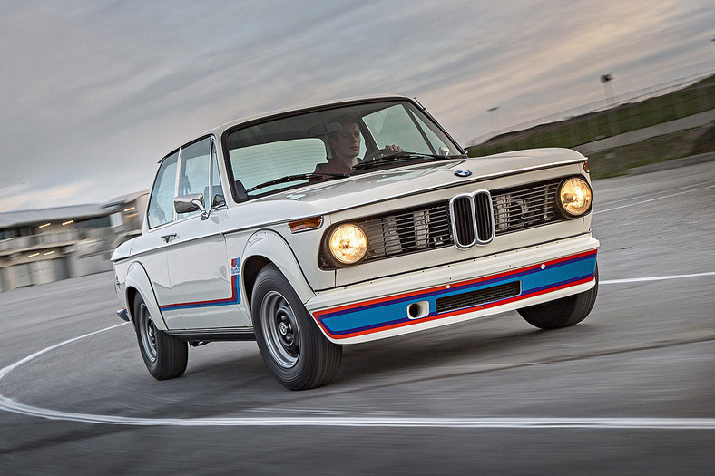 Legenda znów prowokuje - nowe BMW M2 spotyka BMW 2002 Turbo