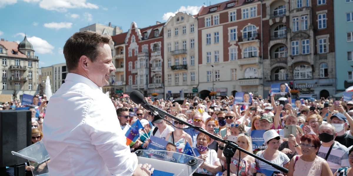 6 lipca Rafał Trzaskowski odpowiadał na pytania dziennikarzy podczas "debaty" w Lesznie. Druga tura wyborów prezydenckich odbędzie się 12 lipca.