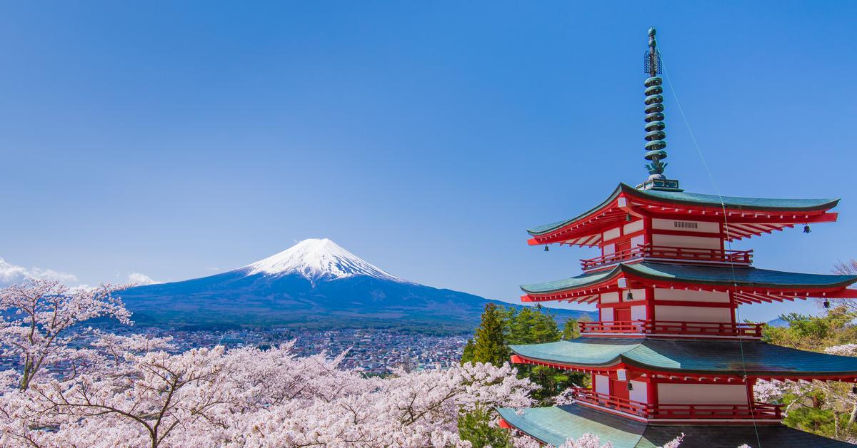  Słabnący jen, kwitnące wiśnie i święta jak magnes przyciągnęły rekordową liczbę turystów do Japonii