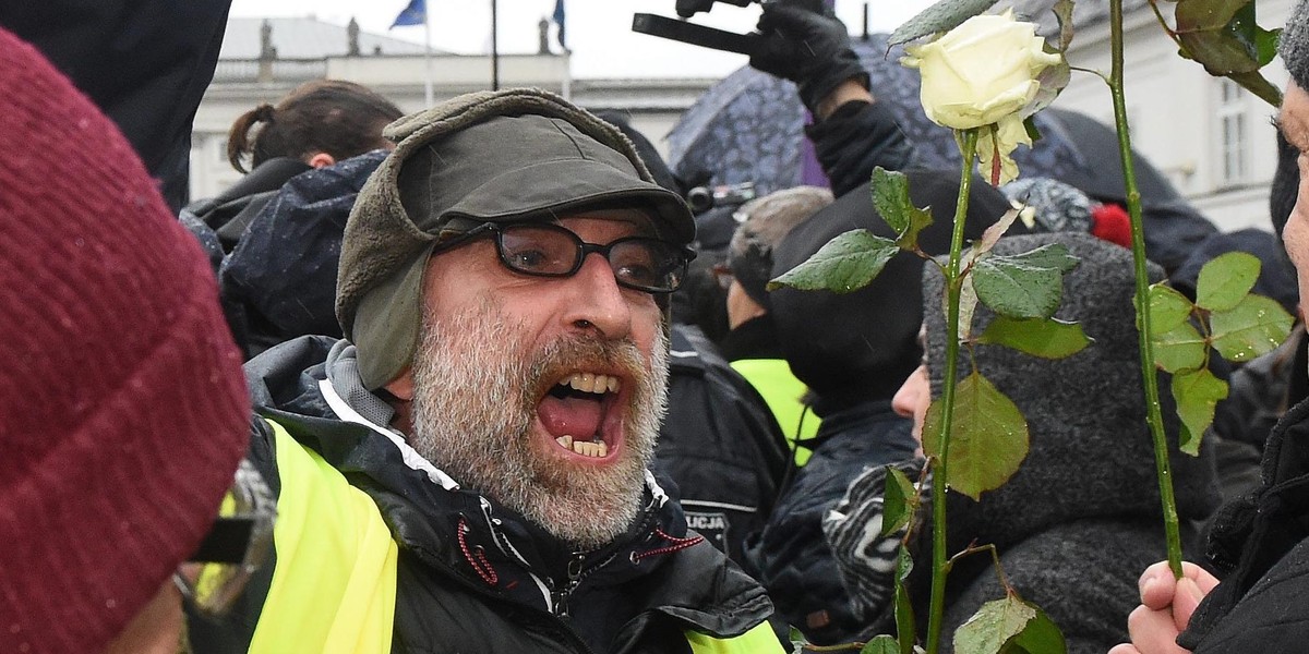 Zamieszanie w rocznicę Smoleńska. Protestują przeciwko ekshumacjom