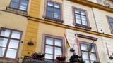 Posłowie zamienili flagi ukraińskie na polskie. Burmistrzyni zarzuca im kradzież