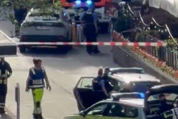 AUTOM SE ZALETEO NA LJUDE, IMA MRTVIH! Horor u Lajpcigu: Došlo i do ubadanja nožem? Panika na ulicama (VIDEO)