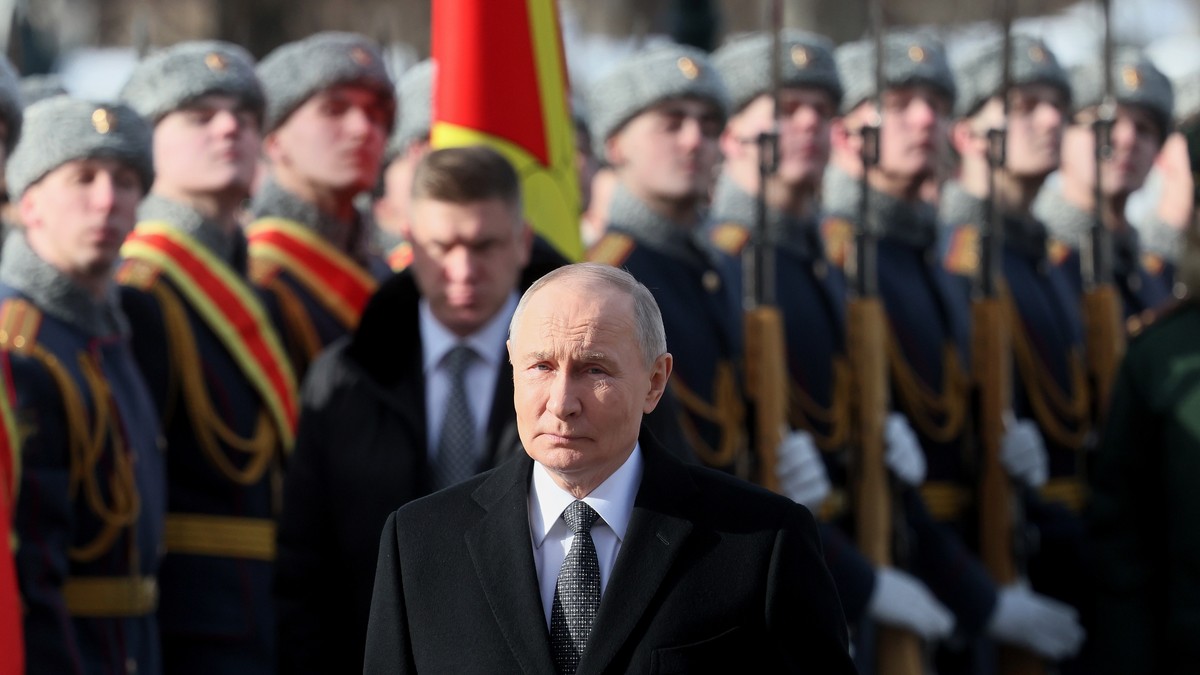 Vladimir Putin na ceremoniji polaganja venaca na Grob nepoznatog junaka 23. februara 2026.
