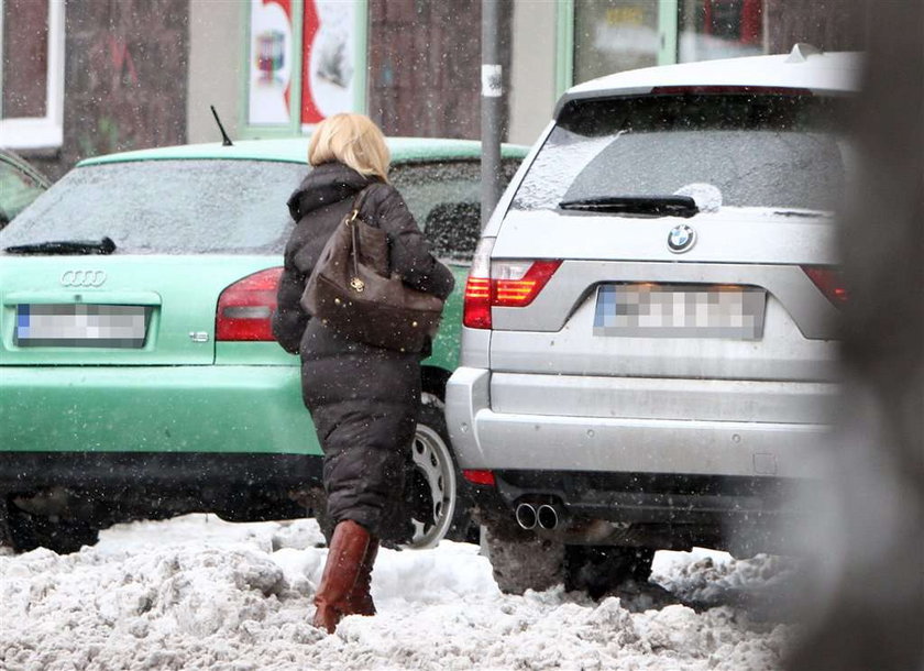 Tak Pieńkowska jeździ zimą. Foty