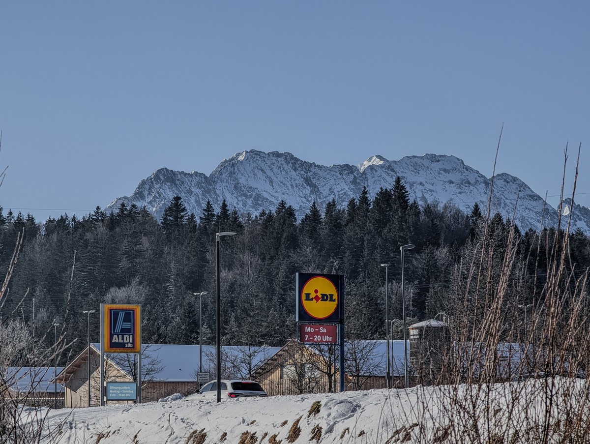 Duża sieć sklepów w Niemczech zwalnia pracowników. Wydała zagadkowe oświadczenie