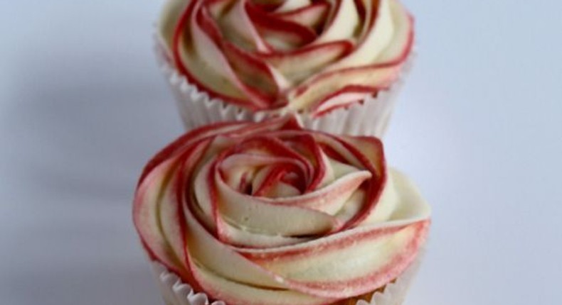 Romantic rose cupcakes