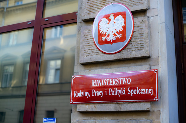 Wiceminister Rodziny, Pracy i Polityki Społecznej, Katarzyna Nowakowska, ogłosiła, że trwają prace nad kompleksową reformą systemu wynagradzania pracowników socjalnych.