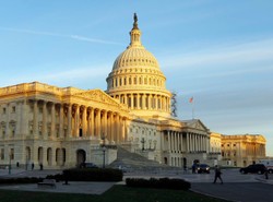 Barack Obama musi zgiąć kark przed Republikanami