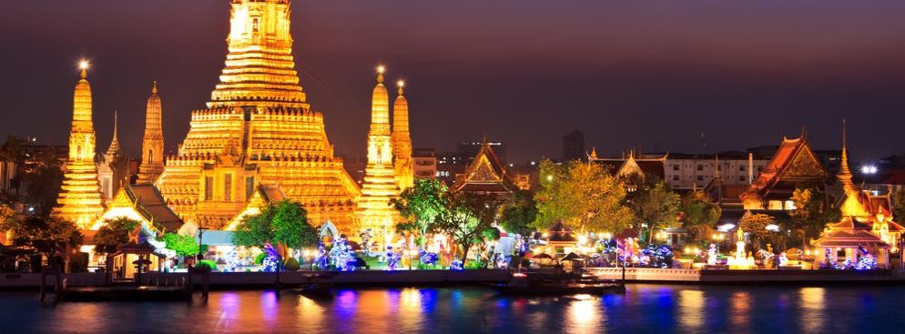 Wat Arun – czyli Świątynia Świtu położona jest w Bangkoku. Świątynia Świtu jest jednym z najważniejszych zabytków miasta i określana jest mianem symbolu Bangkoku.