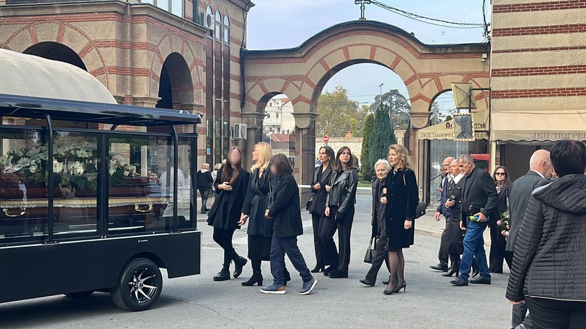 Deca Dragoslava Lazića na sahrnai