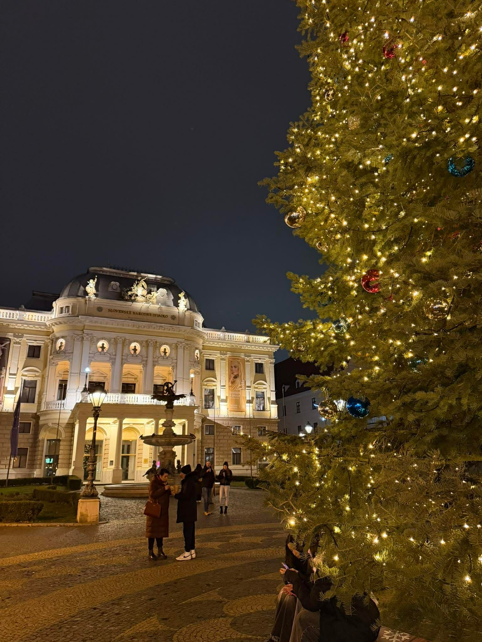 Vianočné trhy 2025 v Bratislave. 