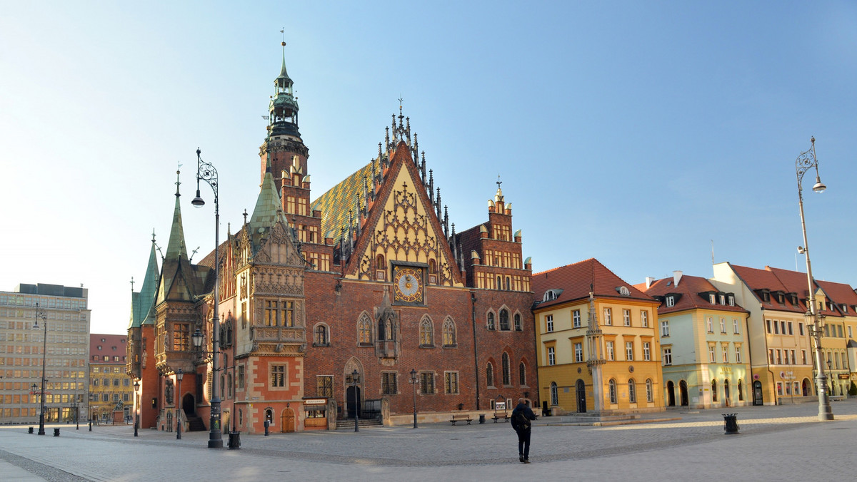 Koronawirus. Wrocław: protest restauratorów w formie instalacji artystycznej 