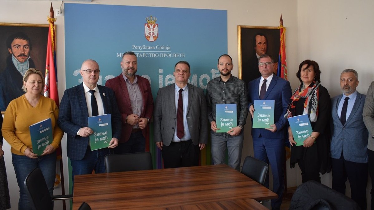 Dejan Vuk Stanković, dodela ugovora