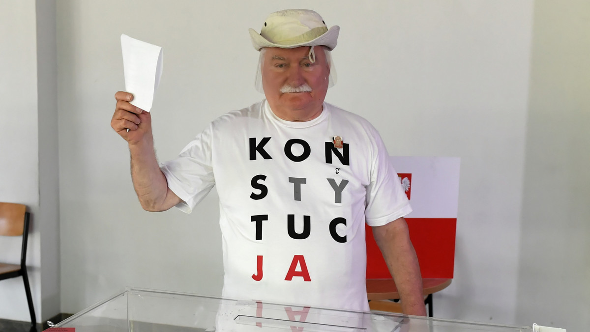 Wybory prezydenckie. Wałęsa: będę namawiał do głosowania na Trzaskowskiego