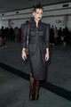Emma Chamberlain az Andreas Kronthaler for Vivienne Westwood 2024-25 ősz-tél divatbemutatón
