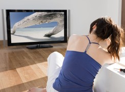 'Wiadomości' jak 'Dziennik Telewizyjny'? Po 35 latach znów wyprowadzili swoje telewizory na spacer