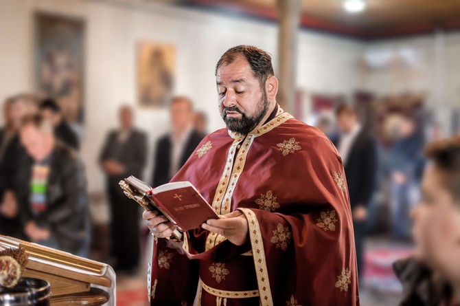 Kumovanjem na krštenju ulazi se duhovno srodstvo