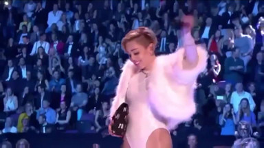 Będzie śledztwo w sprawie Miley Cyrus - flesz muzyczny