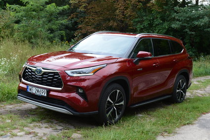 Test Toyoty Highlander. Luksus w amerykańskim stylu i do tego mało pali