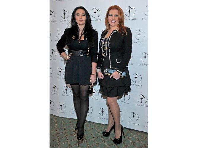 Marta i Wiktoria Grycan w czerni na pokazie Ewy Minge.