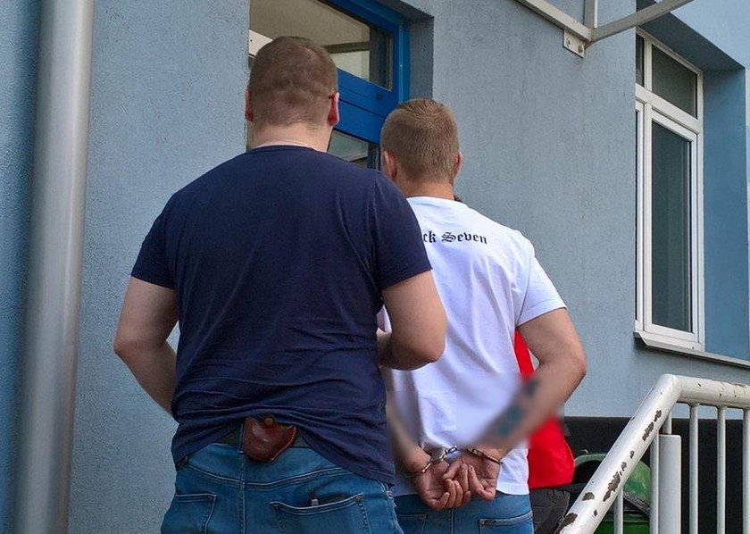 Pseudokibice rzucili się na policjantów. Będą odpowiadać przed sądem