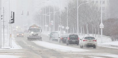 Olbrzymie zawirowania w pogodzie! Przez Polskę przechodzi gigantyczna burza gradowo-śnieżna