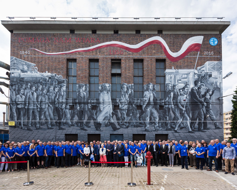 Mural na ścianie hali Zakładów Cegielskiego