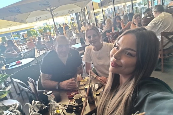 "POVRAĆA MI SE KAD ČUJEM DA MI JE ON ZET" Oglasila se majka Sofije Janićijević, progovorila o ćerkinoj aferi sa Danetom (70): "Zgrožena sam, bio je kod nas kući"