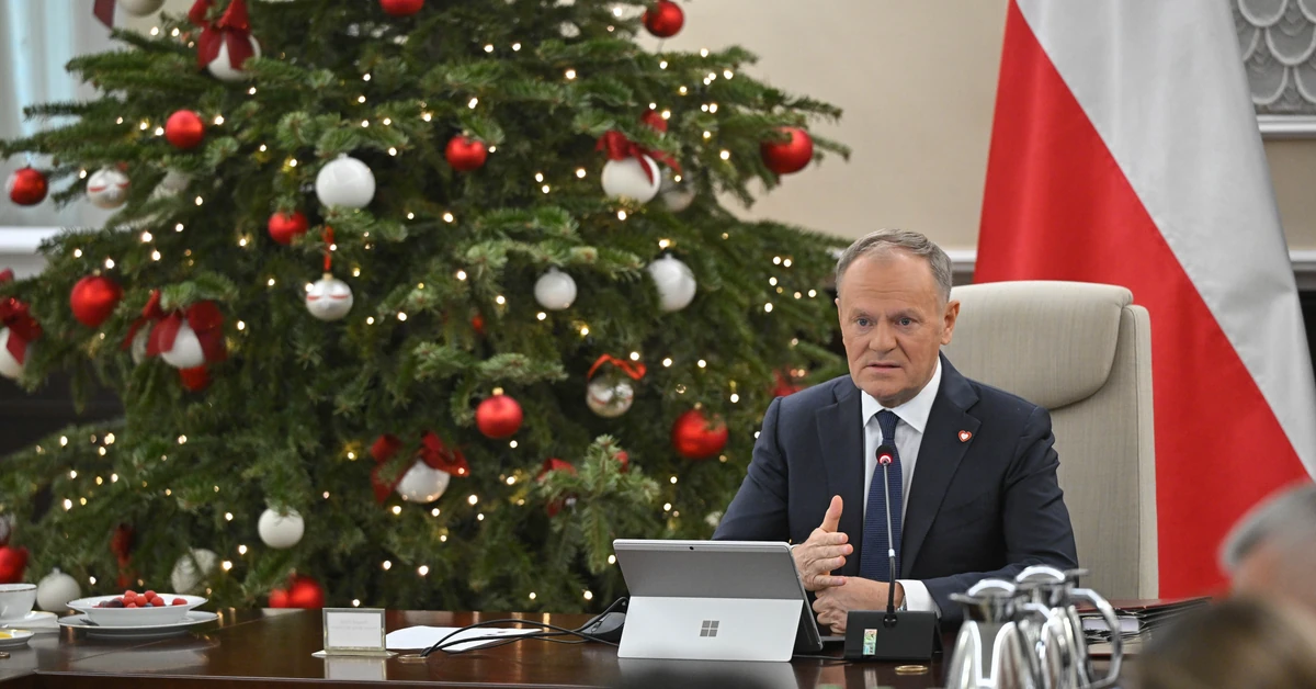 Papa Smerf składa życzenia Europie. "Bądźcie jak Polska - odważni i bezpieczni" [WIDEO]