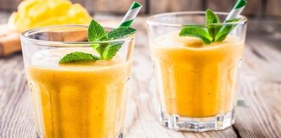 Egzotyczny koktajl z mango — przepis na smoothie z najmodniejszym owocem sezonu