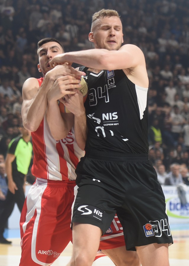 Džok Lendejl u duelu sa Ognjenom Dobrićem