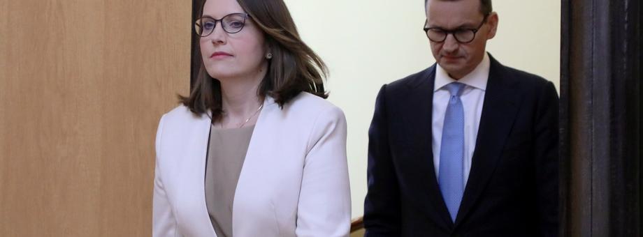 Być może Magdalena Rzeczkowska będzie pierwszą minister finansów w rządzie PiS, która zaciśnie pasa. Tymczasem premier Mateusz Morawiecki zagrał wbrew regułom, jeśli chodzi o inwestowanie w obligacje