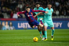 Lewandowski chciał oszukać sędziego. Żenujące zachowanie piłkarza Barcelony