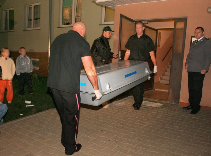 Ojciec zabił trzech synów i popełnił samobójstwo