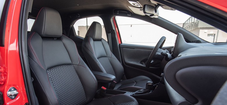 Toyota Yaris i Corolla w Polsce znikają na pniu. Suzuki nokautuje, Hyundai w depresji