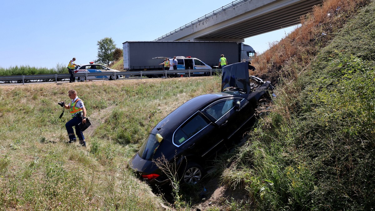 Tragédia az M3-ason: fotókon a három emberéletet követelő horrorbaleset