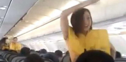Tak tańczą tylko stewardessy WIDEO
