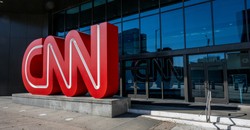 Zwolnienia w programach informacyjnych. Właściciel TVN zaczyna oszczędzać