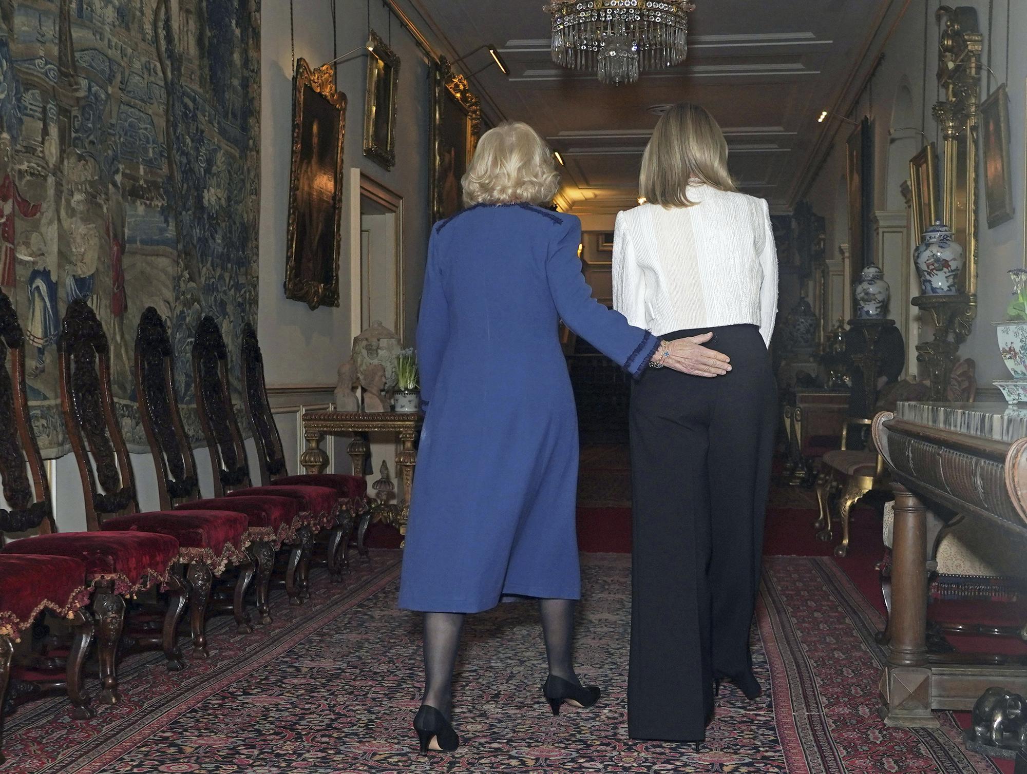Olena Zelenská a kráľovná Camilla, ktorá urobila milé gesto.