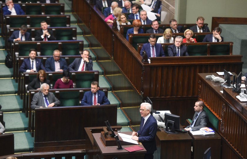 Raport o stanie PiS: Prezes „chorował", a Szydło w niełasce