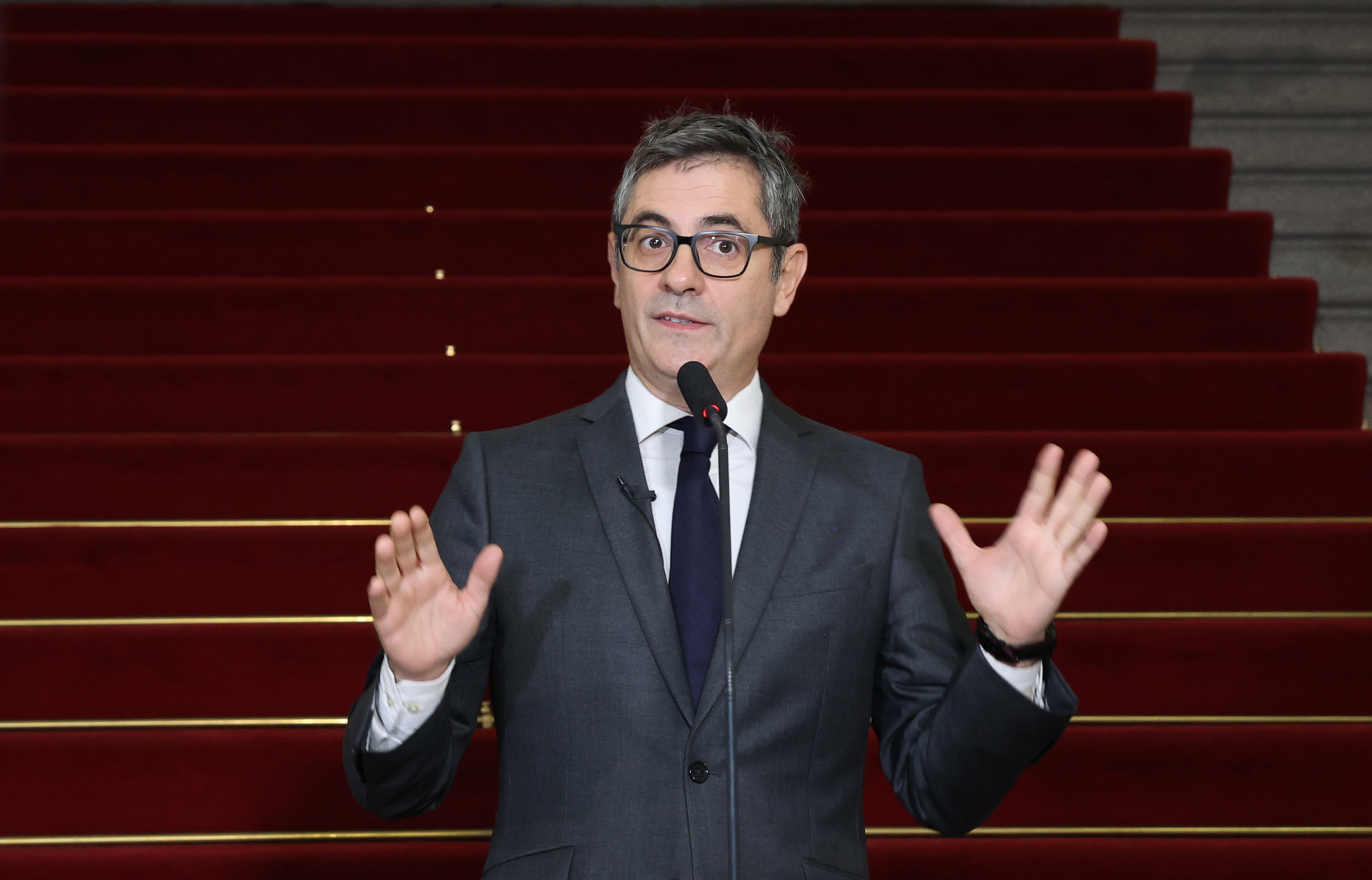 Bolaños defiende a Torres pese a 100 mensajes de la UCO sobre contratos de mascarillas