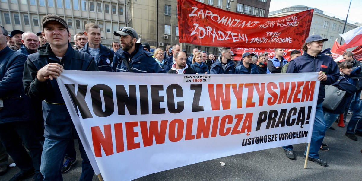 Związkowcy z Poczty Polskiej domagają się podwyżki o 500 zł brutto - pisze "Dziennika Gazeta Prawna".