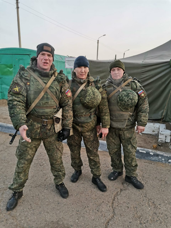 Ukraińscy analitycy pokazują zdjęcia zbrodniczej brygady z Buczy