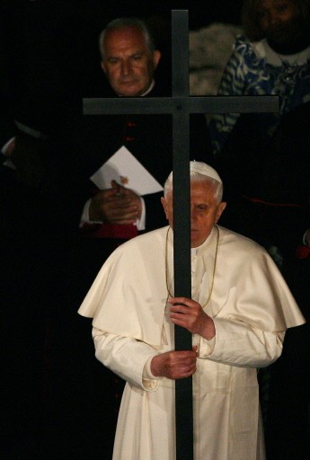 VATICAN-POPE-EASTER-GOOD FRIDAY