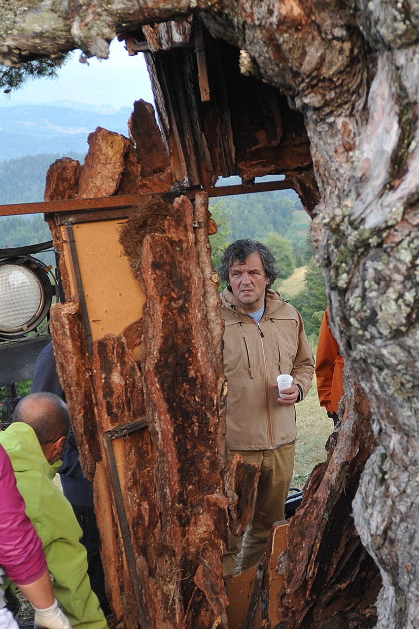 Emir Kusturica kaže da će se čitava ekipa uskoro preseliti u Hutovo blato kod Čapljine, gde će snimati beg od potere
