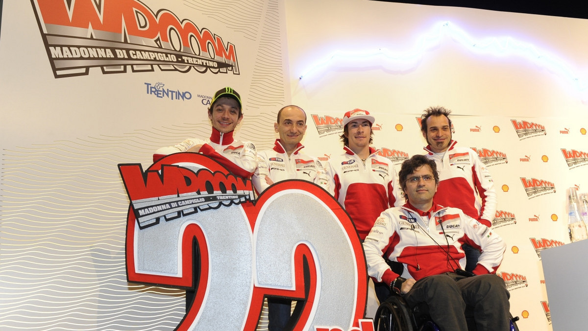 Valentino Rossi i Ducati rozpoczęli swój drugi wspólny sezon od tradycyjnej, styczniowej prezentacji Wrooom we włoskich Dolomitach. Fakt, że zabrakło na niej drugiej głównej gwiazdy; tegorocznego modelu Desmosedici GP12, może okazać się bardzo znaczący.