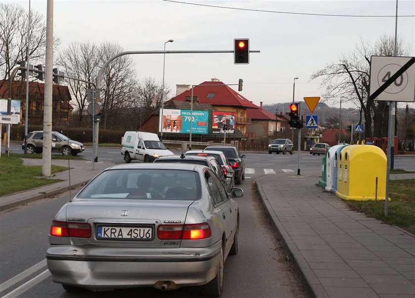 Przez te światła jedziemy dłużej