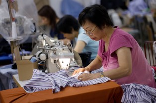 Oto ukryte koszty naszej miłości do tanich ciuchów