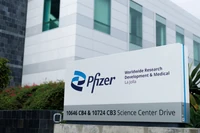 Pfizer zajął konto PAŻP — chce odzyskać 5,6 mld zł za szczepionki COVID